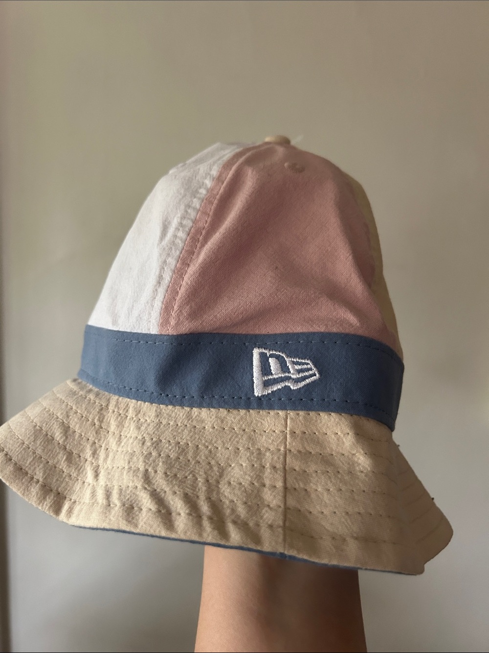 NWT New Era Bucket Hat - pastel panels with Cream, Blue, Pink, White